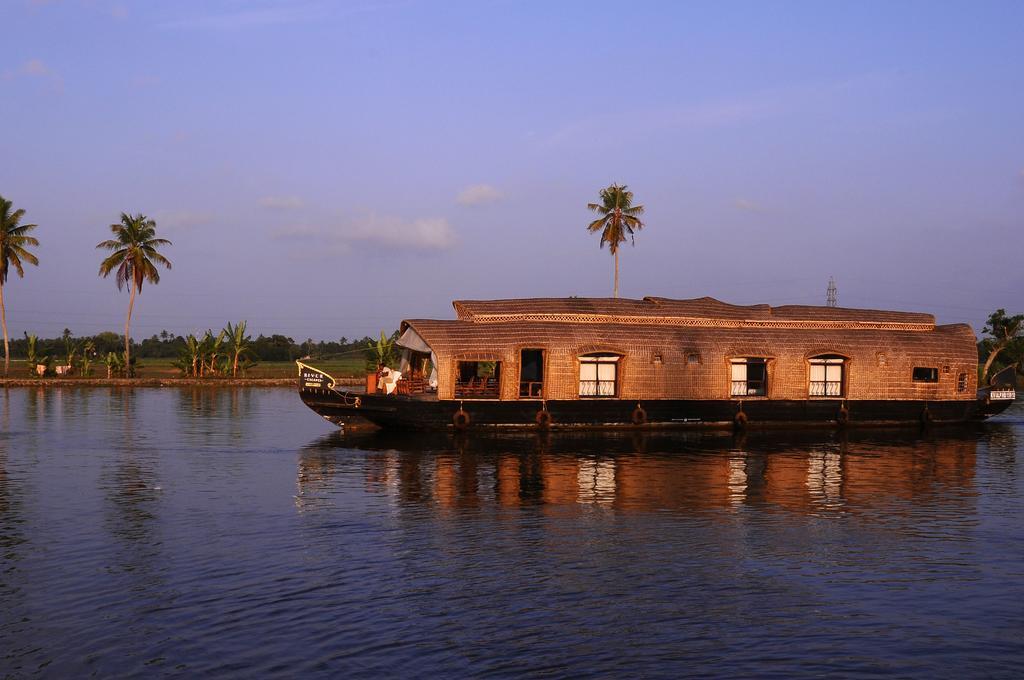Xandari Riverscapes Alappuzha Экстерьер фото
